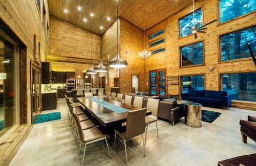 Hochatown Cabin | Modern Twist: Sleeps 24 + Game Room + Bunk Room