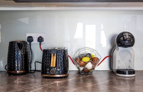 Kenton West Apartment | Modern Two Bedroom Apartment in Harrow