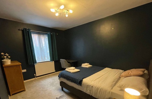 Southfields Apartment | Modern two-bedroom apartment for Wimbledon Tennis