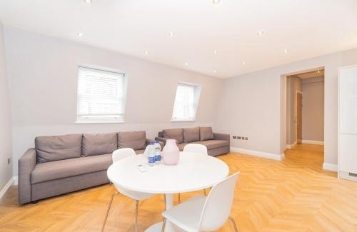 Paddington Apartment | Modern Two-Bedroom Apartment in Paddington
