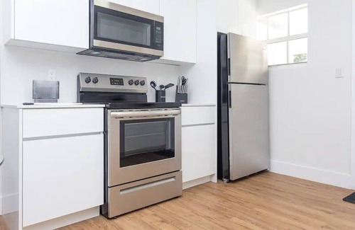 Allapattah House | Modern two bedroom house with large outdoor space