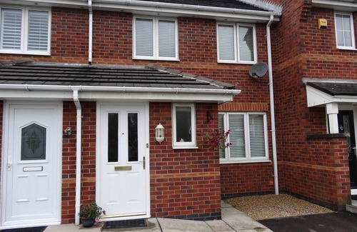 Thatto Heath Apartment | Modern, two bedroom property. Free on-site parking