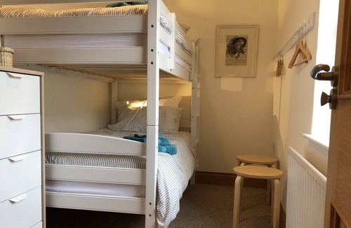 Bangor Apartment | Modern two bedroomed apartment a stone's throw to Bangor Marina