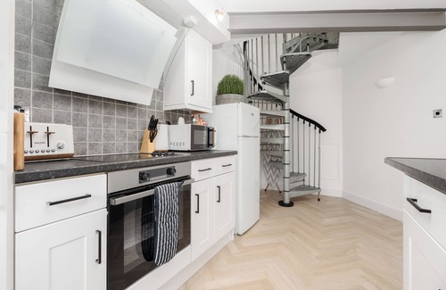 Lytham St. Anne's Apartment | Modern unique apartment in town centre