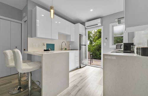 Midtown Apartment | Modern Unit in Wynwood w/FREE PARKING,WIFI,Kitchen - 18mins from South Beach6!