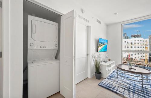 Overtown Apartment | Modern Unit Mins from Brickell With Free Parking
