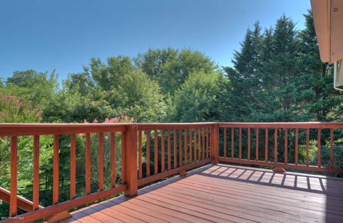 Blacksburg House | Modern Updated Home Only 1 Mile From Virginia Tech Campus - Sleeps 6