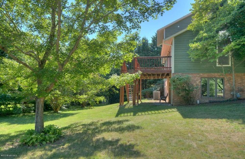 Blacksburg House | Modern Updated Home Only 1 Mile From Virginia Tech Campus - Sleeps 6