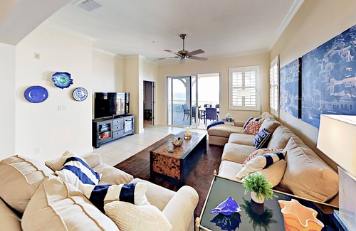 Palm Coast Condo | Modern Updated Oceanfront Condo with Sweeping Views, Pool & Hot Tub