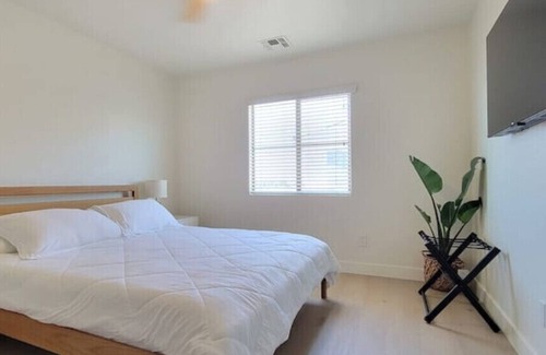 Power Ranch House | Modern Updated Power Ranch with optional Golf Cart