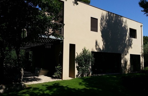 Villeneuve-les-Avignon Villa | Modern villa with pool, comfort and calm near Avignon
