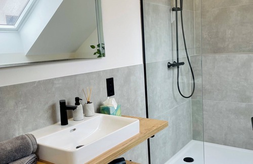 Edesheim Apartment | Modern vacation apartment II on the estate, in the middle of the vineyards