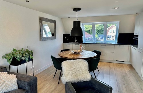 Limmen Apartment | Modern vacation apartment, bright and comfortable