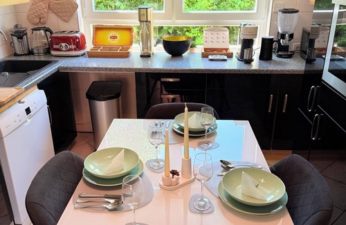 Klein Ronnau House | Modern vacation home with sauna, fireplace & billiards - close to the lake