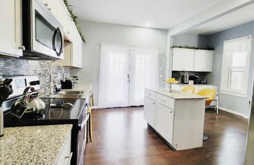 East Price Hill House | Modern Victorian Family Home Mins-To Downtown/OTR!