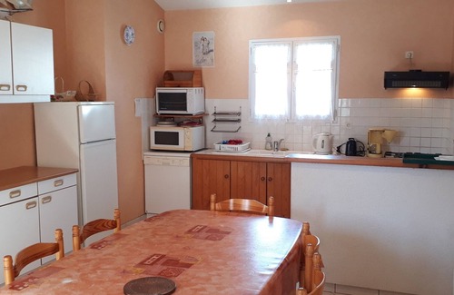 LʼAiguillon-sur-Mer House | Modern Villa with Sunny Terrace Near Beach & Shops - Pet Friendly