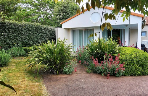 Chateau-d'Olonne Villa | Modern villa with private pool, only 800 m. from the sea