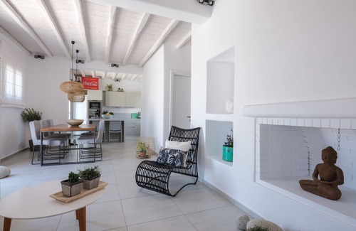Tourlos Villa | Modern Villa, 5 Master BR, Large Private Pool, Sunset View, close 2 Mykonos Town