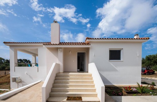 Klismata Apartment | Modern Villa Broumas - A Spacious Haven