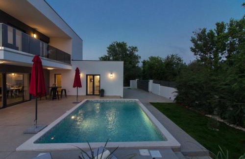 Liznjan Villa | Modern villa Ema with private pool near Pula and the beach