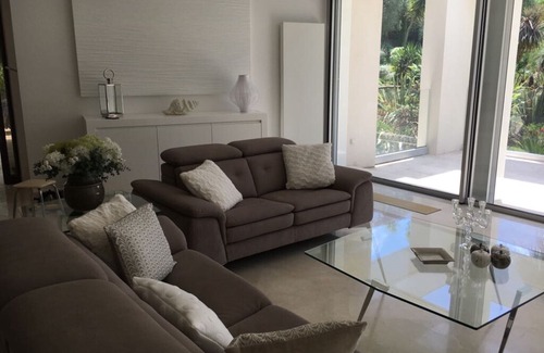 Mougins Villa | MODERN VILLA LOUISIANA 8 BEDROOMS