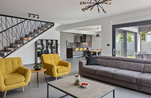 Valdebek Villa | Modern villa Nea with outdoor pool in Pula
