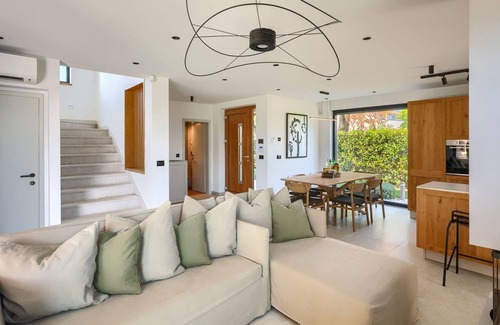Kadumi Villa | Modern villa Vallis with pool and jacuzzi in Porec