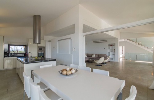 Muro Villa | Modern Villa with Hot Tub