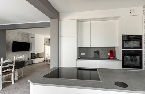 Westende Villa | Modern Villa w/Private Yard