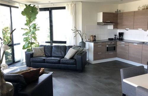 Maurik House | Modern villa with a nice terrace, at the marina