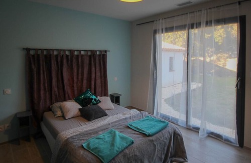 Saint-Siffret Villa | Modern villa with A/C, pool, table tennis, boules jacuzzi, near Uzès