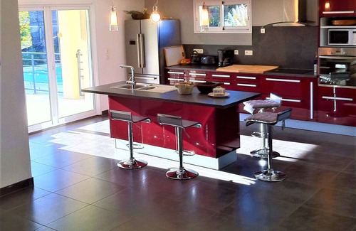 Brujas House | Modern Villa with Private Heated Pool – Sleeps 6 – Serene Countryside Retreat
