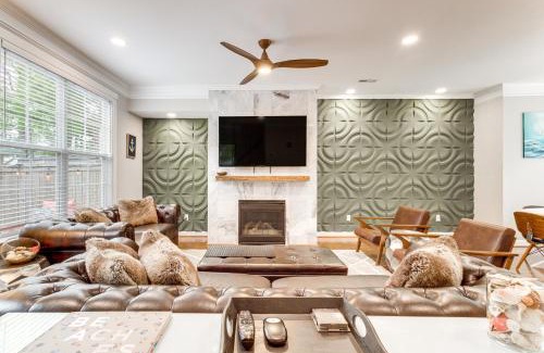 Northeast Virginia Beach House | Modern Virginia Beach Retreat in Resort District!