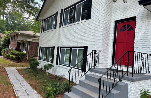 Candler-McAfee Apartment | Modern, Warm Private 1 BR Apartment