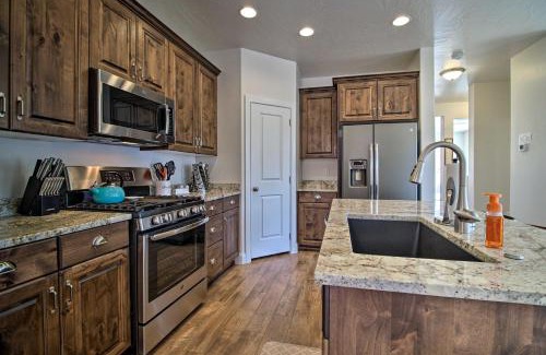 Sienna Hills House | Modern Washington Home - Pool and Trail Access!