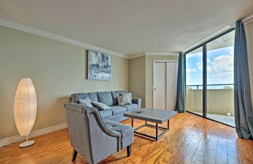 Hudson Apartment | Modern Waterfront Hudson Condo with Resort Pool!