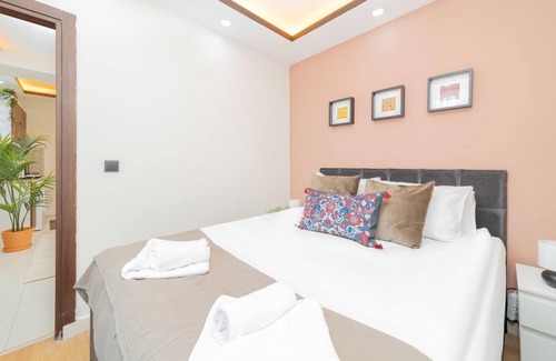 Antalya City Centre Apartment | Modern Well Appointed Flat in Antalya Muratpasa