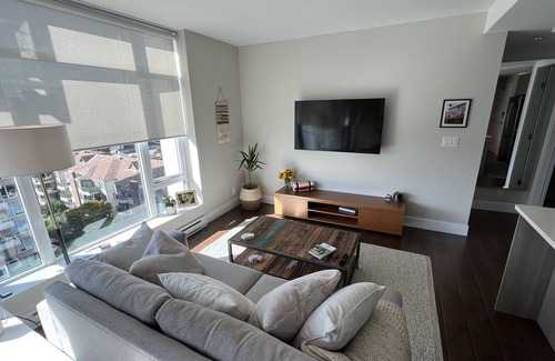 Harris Green Condo | Modern west coast designed condo with secured parking