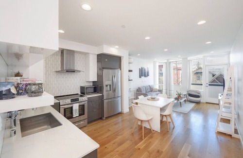 High Point House | Modern West Seattle 1BR, Rooftop + Walk to Beach