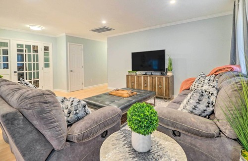 Ogden House | Modern Wilmington Getaway ~ 6 Miles to Beaches!