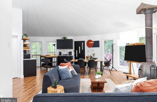 The Woods Cabin | Modern Wooded Oasis w Hot Tub, WiFi, Grill, & Dome