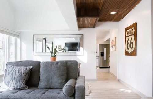 Central Oklahoma City Apartment | Modern Writers Nook