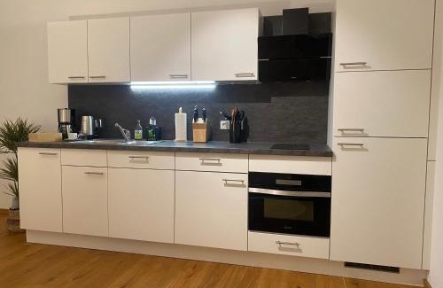 Straubing Apartment | Modern Zentral Parkplatz Terasse Netflix