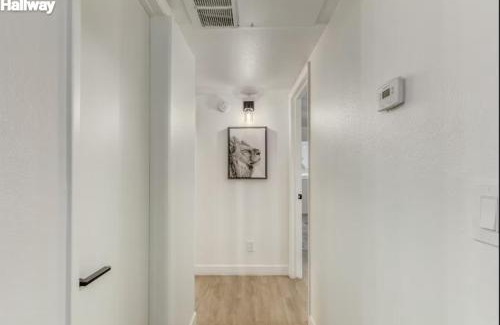 Devonshire Estates Apartment | Modern2brapartmentkingbedpoolwifiwdac