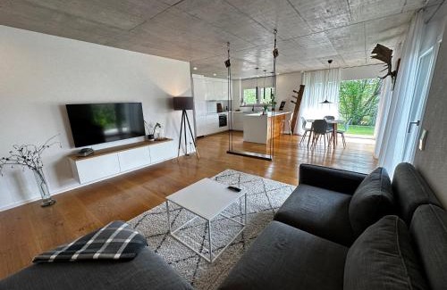 Waldshut-Tiengen House | Moderne Ferienwohnung Rhenum mit Wallbox