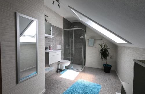 Wurmersheim Apartment | Moderne Ferienwohnung in Durmersheim 2 Zi, Nähe Rhein und Messe KA
