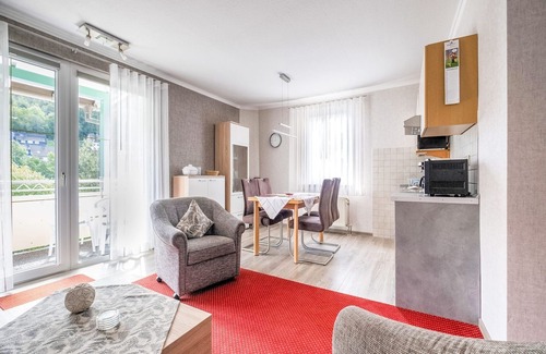 Schwalefeld Apartment | Moderne Ferienwohnung am Wald in Schwalefeld