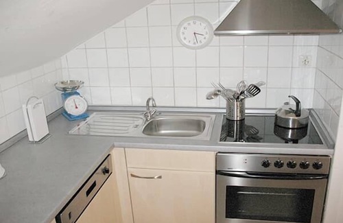 Lam Apartment | Moderne Fewo mit geräumigen Sonnenbalkon und Sauna im Hau