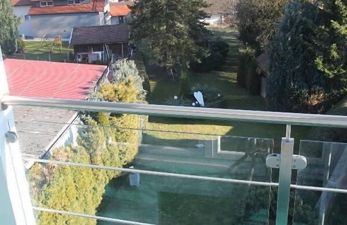 Lam Apartment | Moderne Fewo mit geräumigen Sonnenbalkon und Sauna im Hau