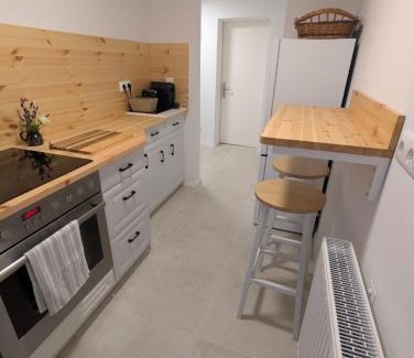 Karlshagen Apartment | Moderne Souterrain Ferienwohnung im Zentrum von Karlshagen